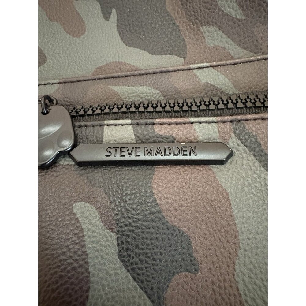 Steve Madden Camouflage Shoulder Sling Bag Small Zipper Pouches - Picture 4 of 13
